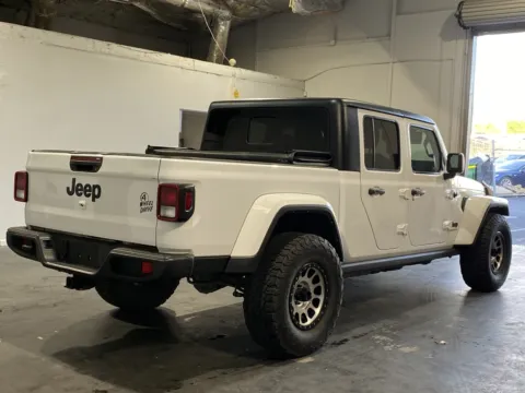 More photos of 2022 Jeep Gladiator Willys at Premium Autos - Norco, CA