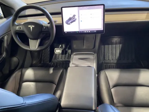 More photos of 2021 Tesla Model Y Long Range at Premium Autos - Norco, CA