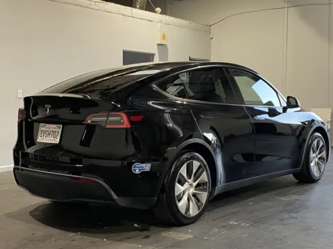 More photos of 2021 Tesla Model Y Standard Range at Premium Autos - Norco, CA