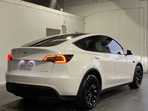 More photos of 2022 Tesla Model Y Long Range at Premium Autos - Norco, CA