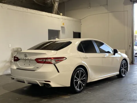 More photos of 2020 Toyota Camry SE at Premium Autos - Norco, CA