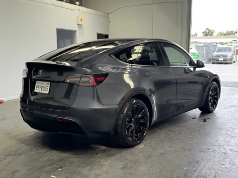 More photos of 2021 Tesla Model Y Long Range at Premium Autos - Norco, CA