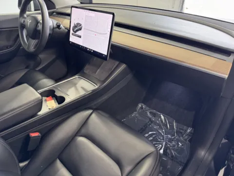 More photos of 2021 Tesla Model Y Long Range at Premium Autos - Norco, CA