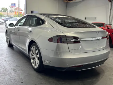 Photos of 2014 Tesla Model S for sale in Norco, CA at Premium Autos - Norco