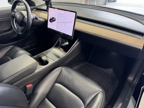 More photos of 2018 Tesla Model 3 at Premium Autos - Norco, CA
