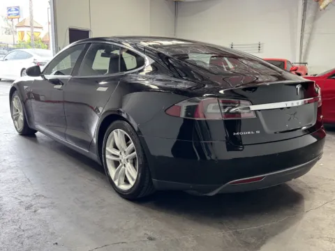 Photos of 2015 Tesla Model S 85D for sale in Norco, CA at Premium Autos - Norco