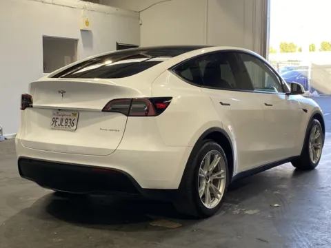 More photos of 2023 Tesla Model Y LONG RANGE at Premium Autos - Norco, CA