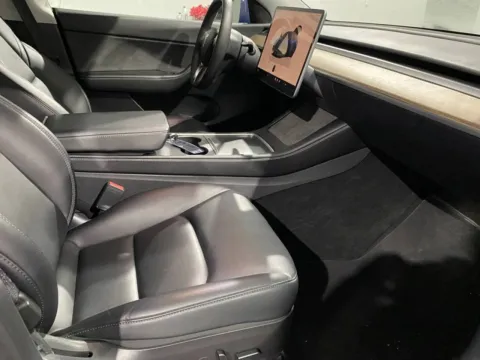 More photos of 2022 Tesla Model Y Long Range at Premium Autos - Norco, CA