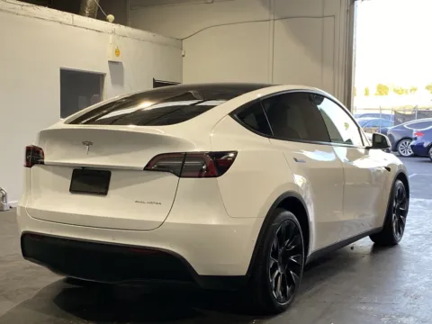 More photos of 2021 Tesla Model Y Long Range at Premium Autos - Norco, CA