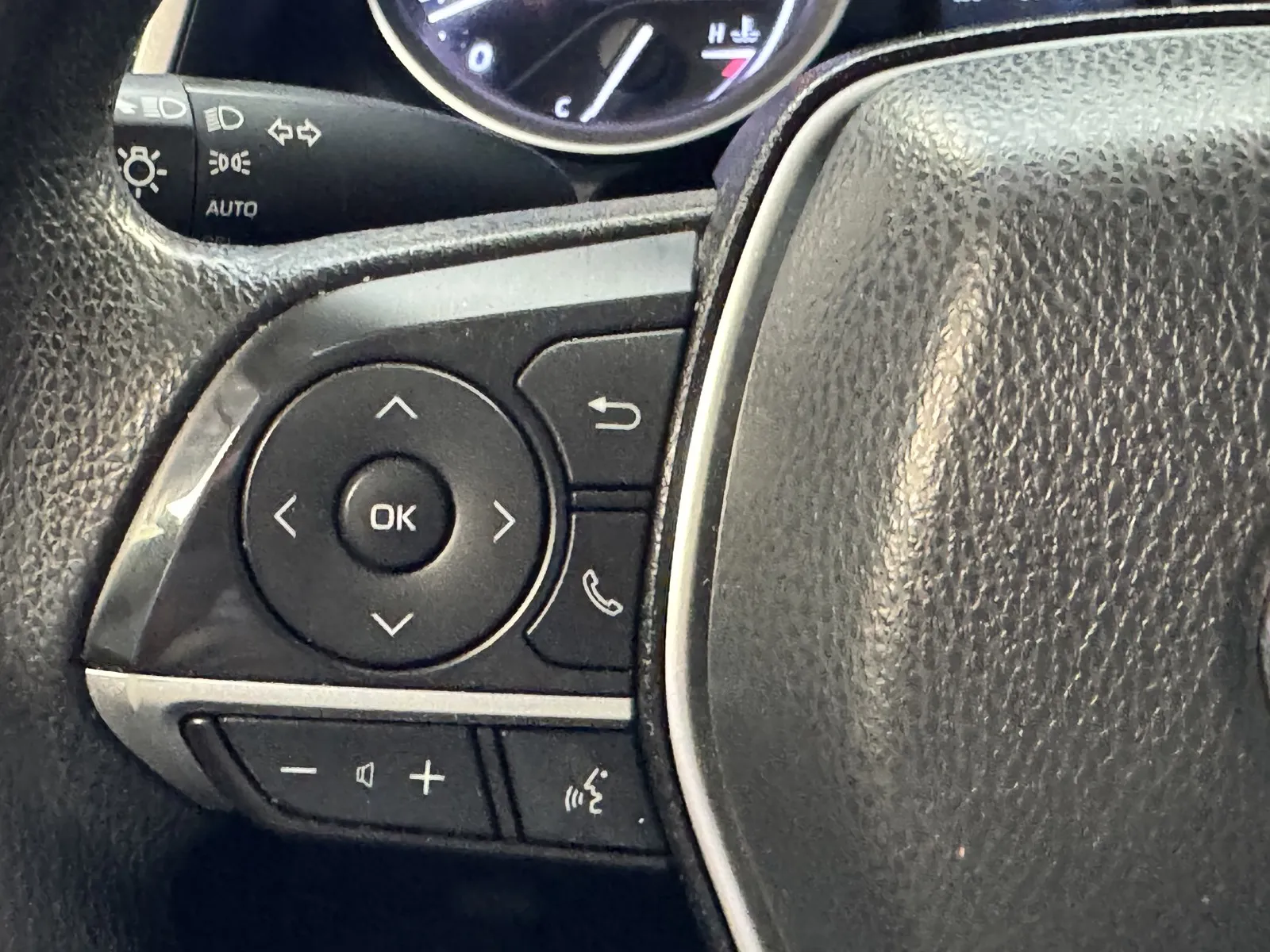 2023 Toyota Camry LE - Photo 17