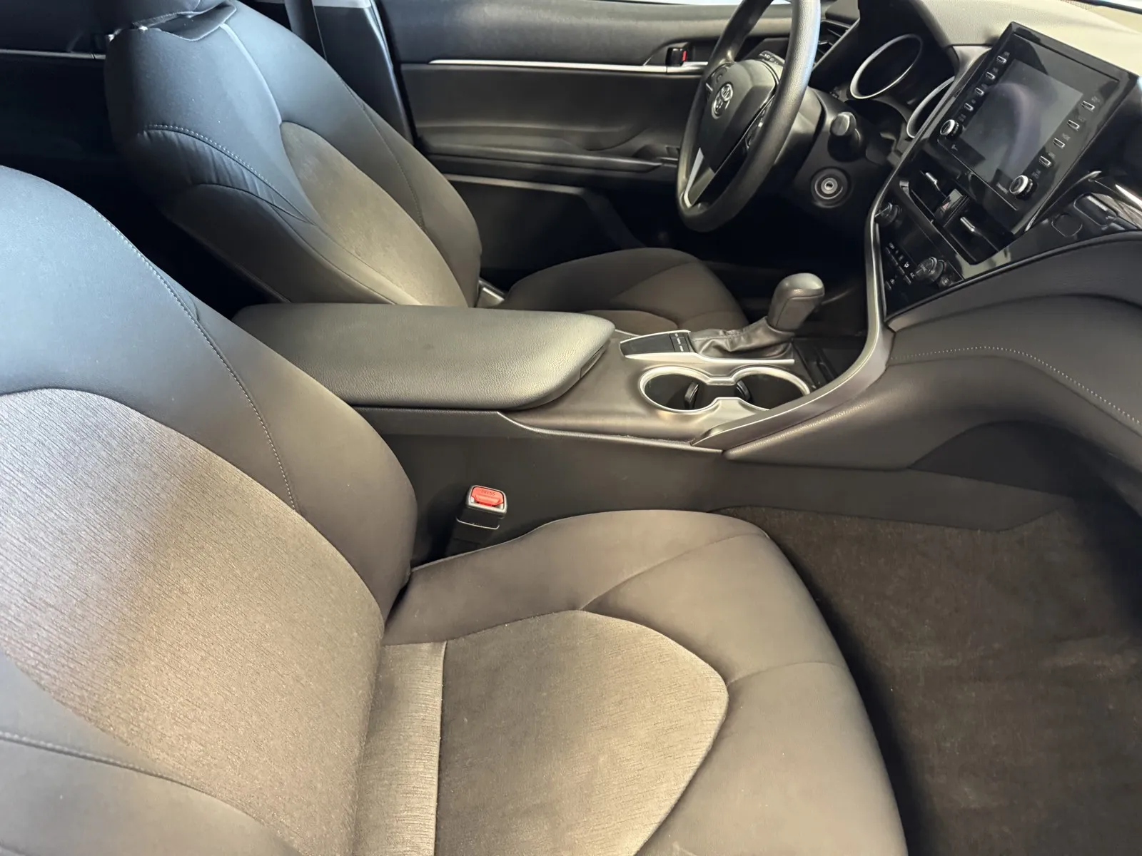 2023 Toyota Camry LE - Photo 6