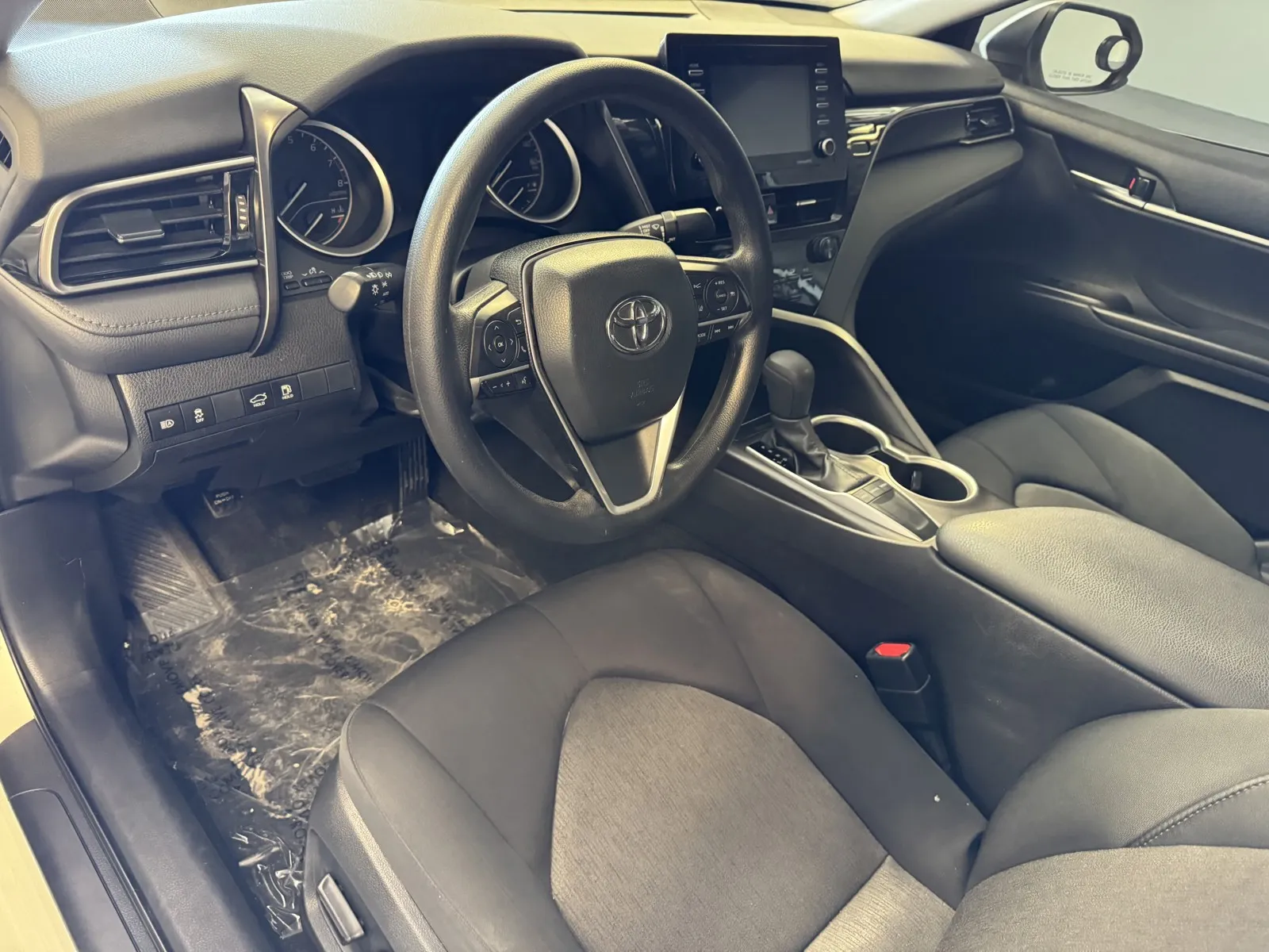 2023 Toyota Camry LE - Photo 10