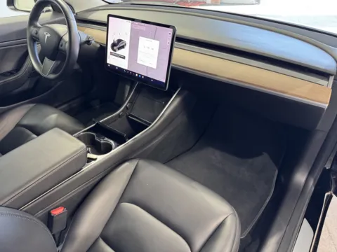 More photos of 2019 Tesla Model 3 at Premium Autos - Norco, CA