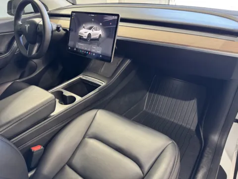 More photos of 2022 Tesla Model Y Long Range at Premium Autos - Norco, CA