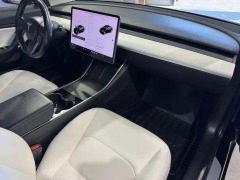 More photos of 2018 Tesla Model 3 at Premium Autos - Norco, CA