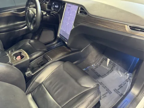 More photos of 2016 Tesla Model X 90D at Premium Autos - Norco, CA