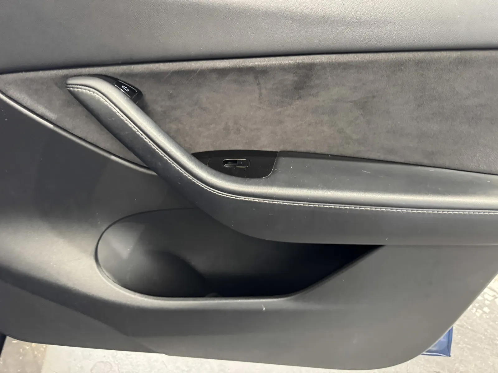 Tesla Model Y photo 7