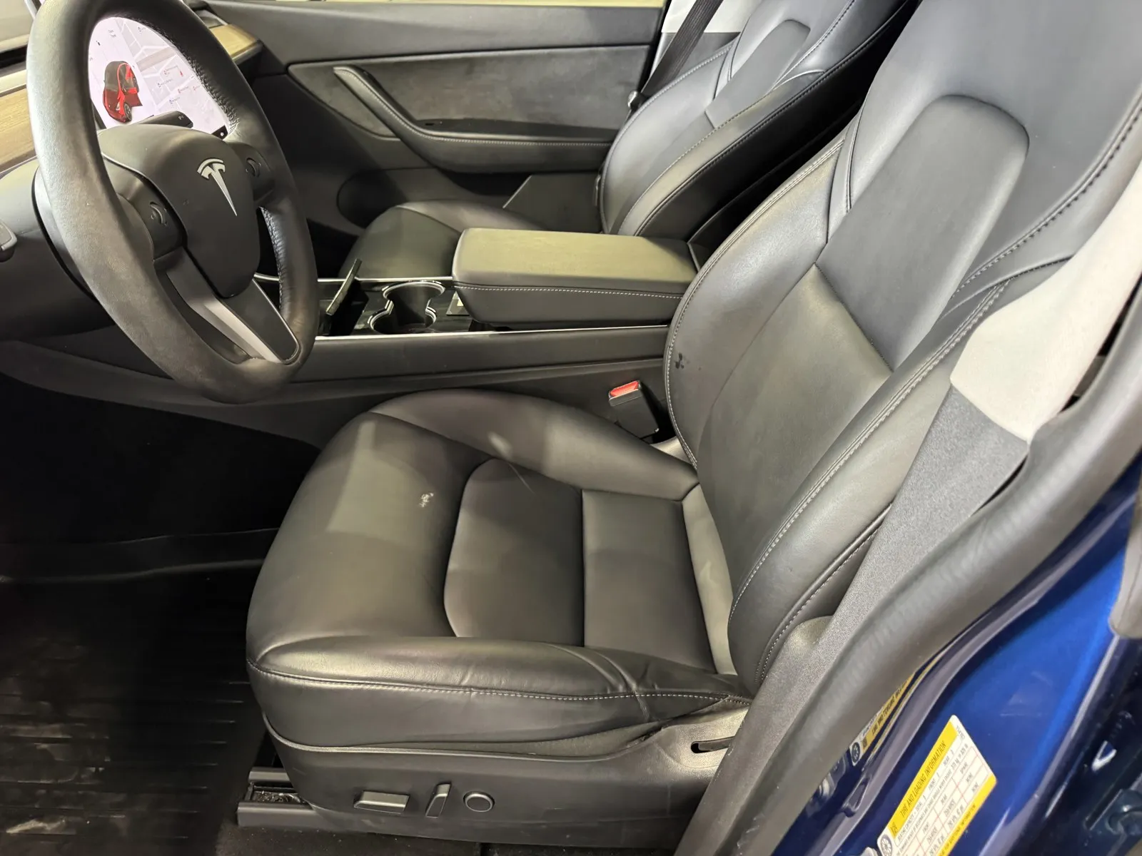Tesla Model Y photo 12