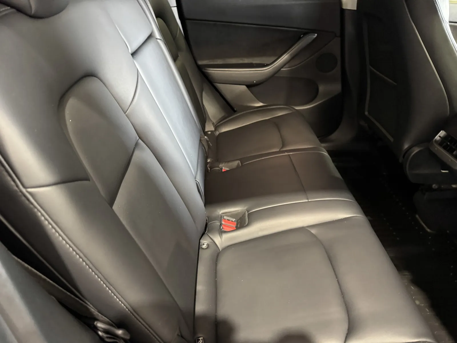 Tesla Model Y photo 8