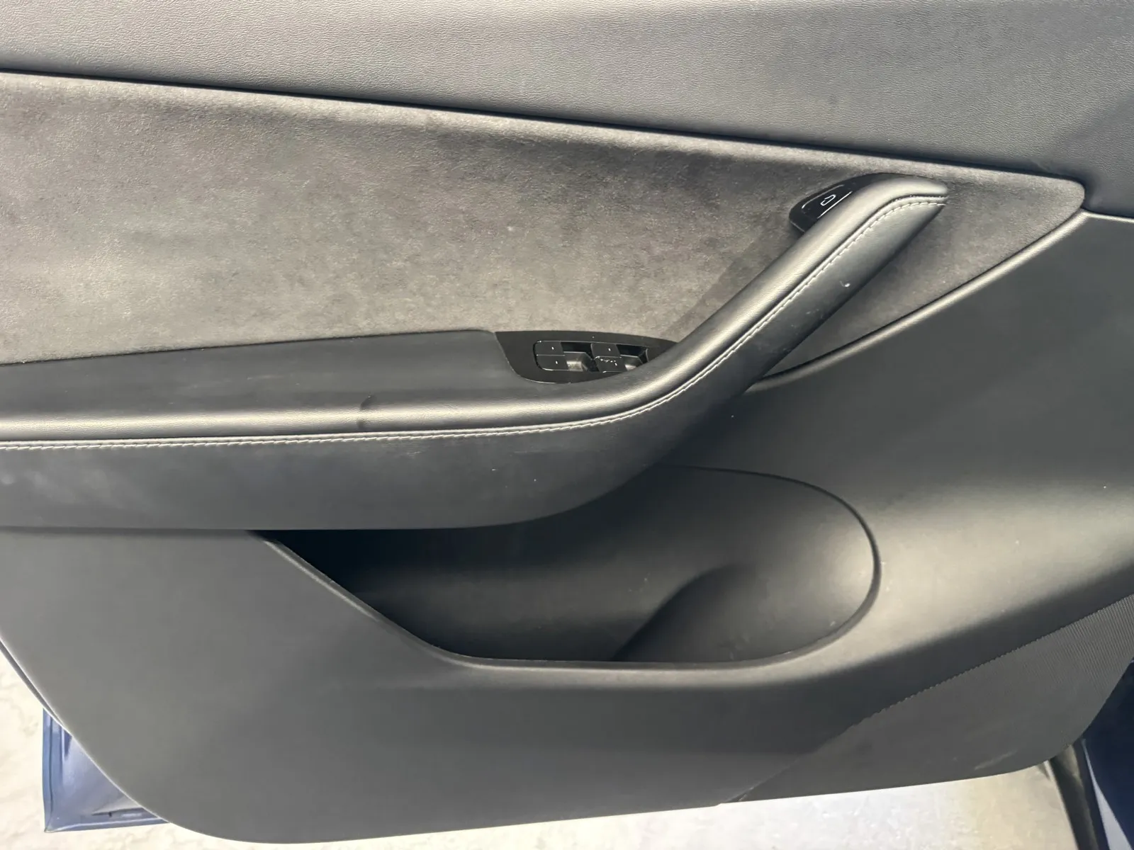 Tesla Model Y photo 13