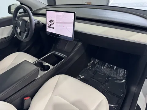 More photos of 2021 Tesla Model Y Long Range at Premium Autos - Norco, CA