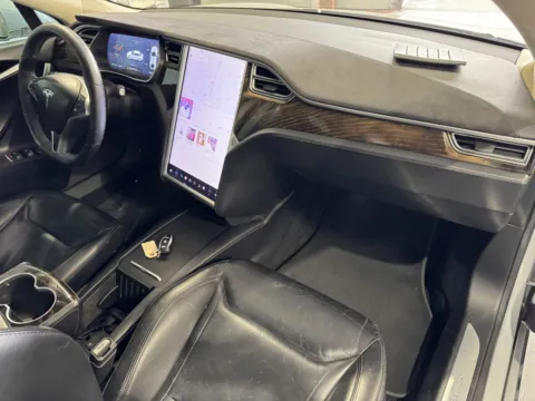 More photos of 2016 Tesla Model S at Premium Autos - Norco, CA