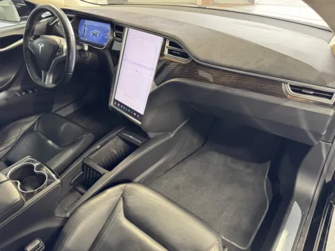 More photos of 2016 Tesla Model S 90D at Premium Autos - Norco, CA