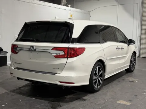 More photos of 2018 Honda Odyssey Elite at Premium Autos - Norco, CA