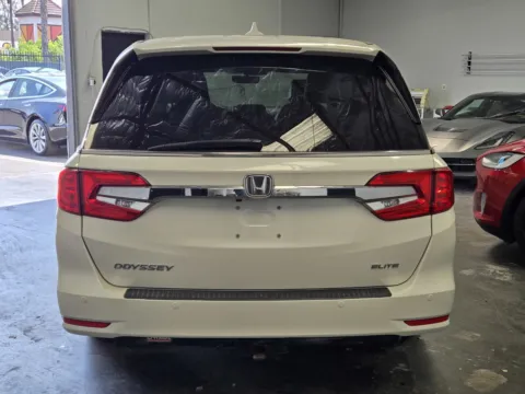 Another view of 2018 Honda Odyssey Elite for sale in Norco, CA at Premium Autos - Norco