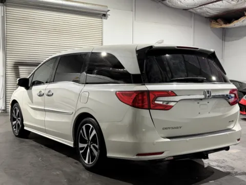 Photos of 2018 Honda Odyssey Elite for sale in Norco, CA at Premium Autos - Norco