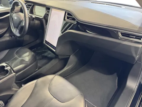 More photos of 2014 Tesla Model S at Premium Autos - Norco, CA