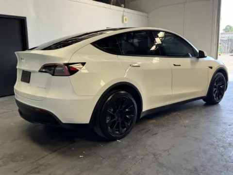More photos of 2022 Tesla Model Y Long Range at Premium Autos - Norco, CA