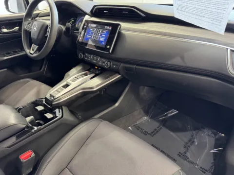 More photos of 2018 Honda Clarity Plug-In Hybrid at Premium Autos - Norco, CA