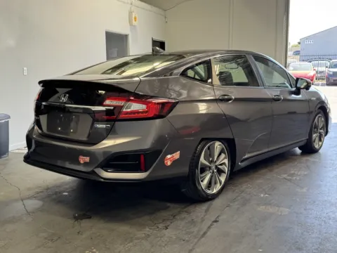 More photos of 2018 Honda Clarity Plug-In Hybrid at Premium Autos - Norco, CA