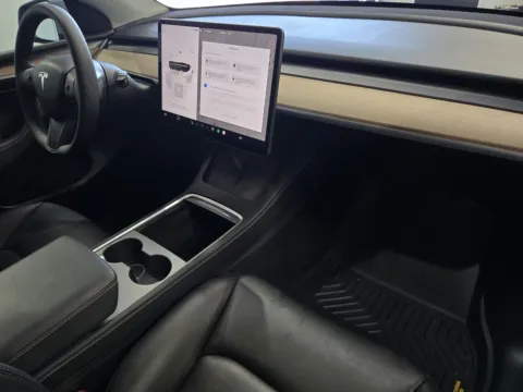 More photos of 2025 Tesla Model Y Long Range *at El Monte at Premium Autos - El Monte, CA