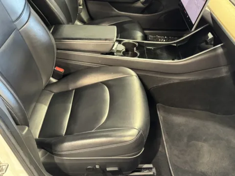 More photos of 2018 Tesla Model 3 at Premium Autos - Norco, CA