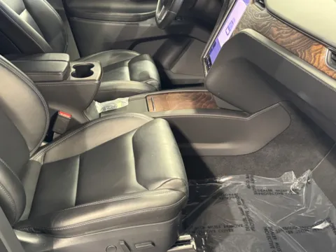 More photos of 2020 Tesla Model X at Premium Autos - Norco, CA