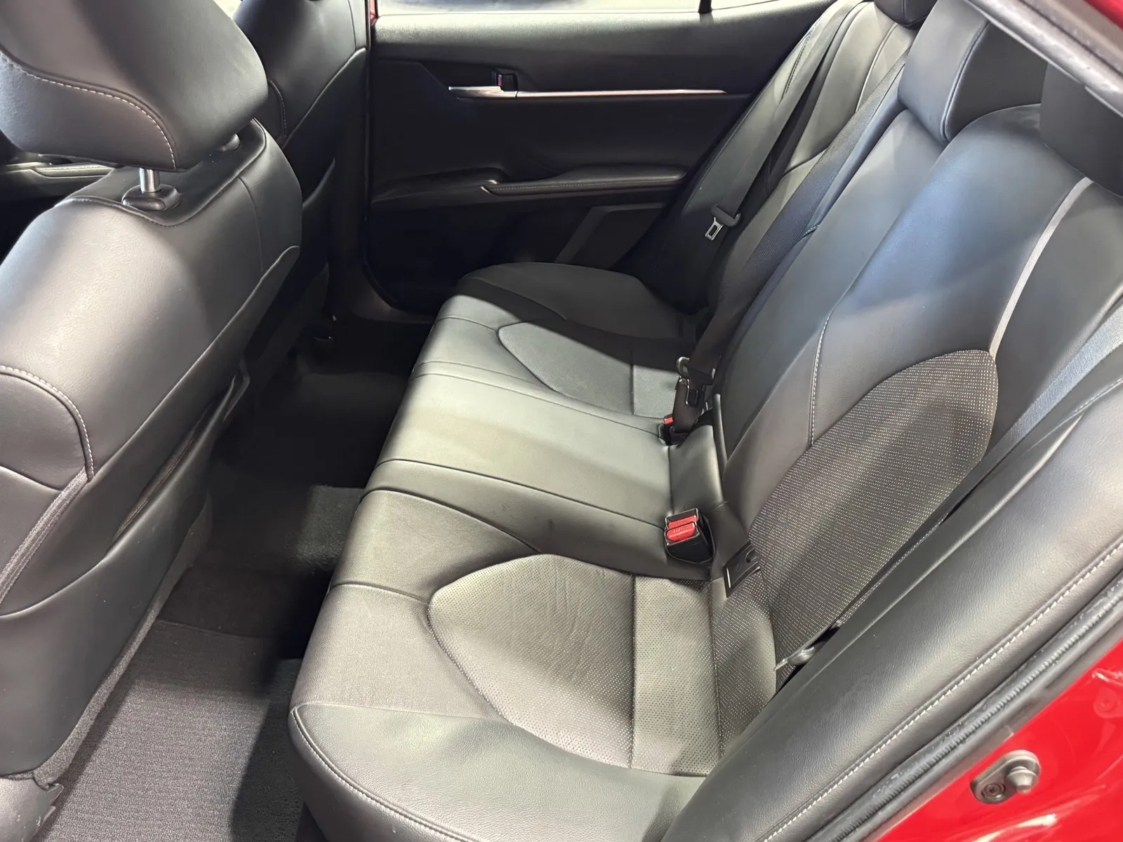 Toyota Camry photo 11