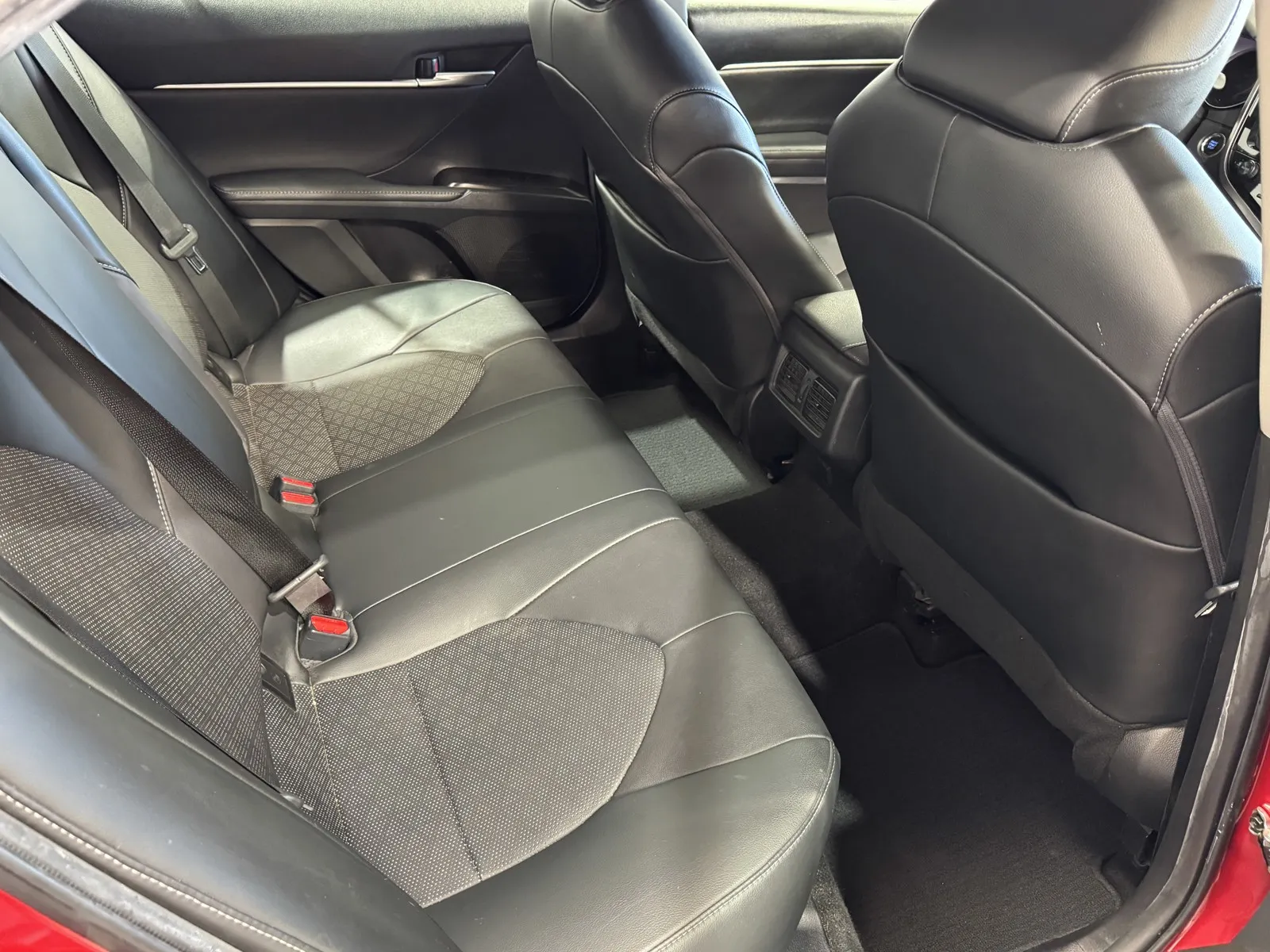 Toyota Camry photo 8