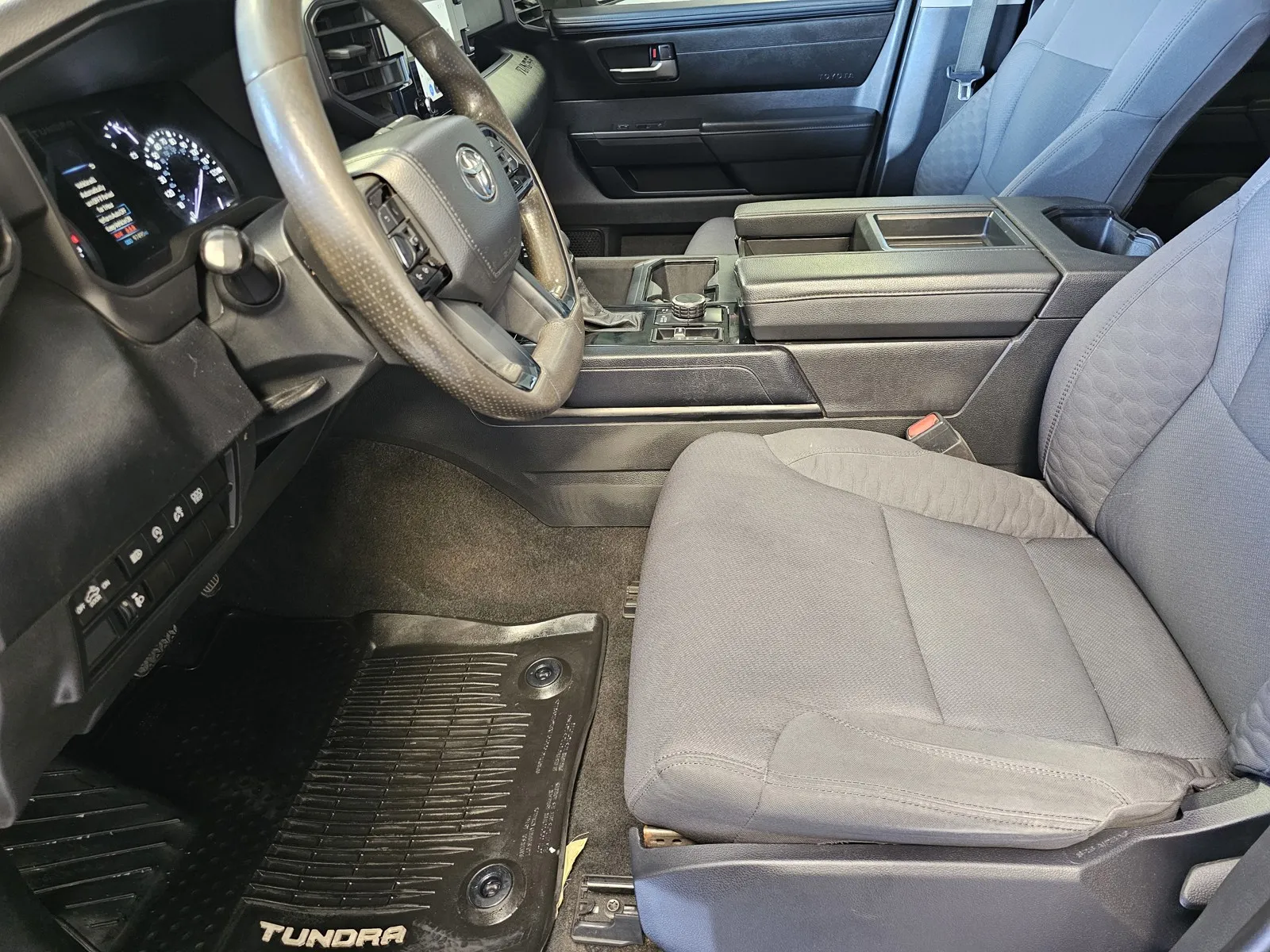 Toyota Tundra photo 15