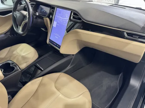 More photos of 2014 Tesla Model S P85 at Premium Autos - Norco, CA