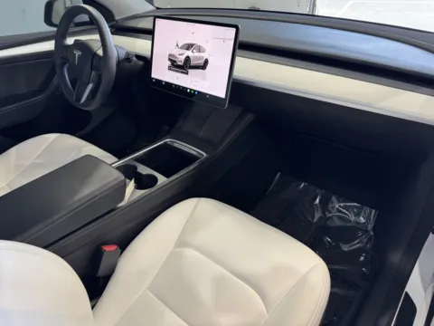 More photos of 2022 Tesla Model Y Performance at Premium Autos - Norco, CA