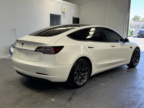 More photos of 2021 Tesla Model 3 Standard Range Plus at Premium Autos - Norco, CA