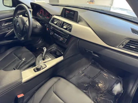 More photos of 2018 BMW 3 Series 320i at Premium Autos - Norco, CA