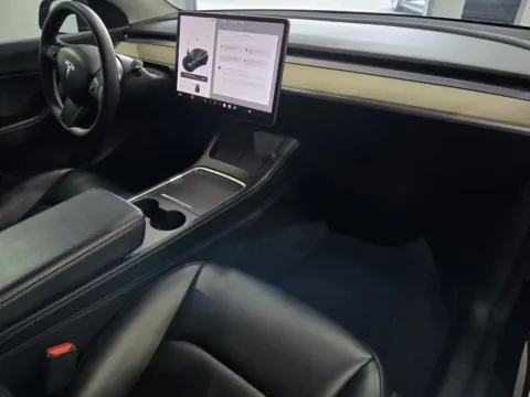 More photos of 2022 Tesla Model Y Performance at Premium Autos - Norco, CA