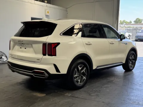 More photos of 2023 Kia Sorento Hybrid EX at Premium Autos - Norco, CA
