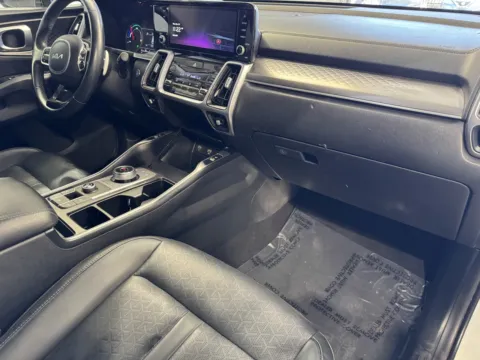 More photos of 2023 Kia Sorento Hybrid EX at Premium Autos - Norco, CA