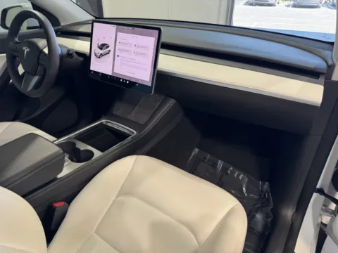 More photos of 2022 Tesla Model Y Long Range at Premium Autos - Norco, CA