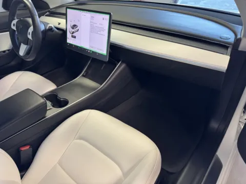 More photos of 2020 Tesla Model 3 at Premium Autos - Norco, CA