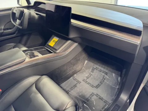 More photos of 2024 Tesla Model X at Premium Autos - Norco, CA